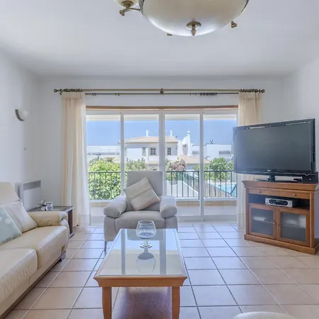 #416 Spacious Private Pool, Bbq & Parking