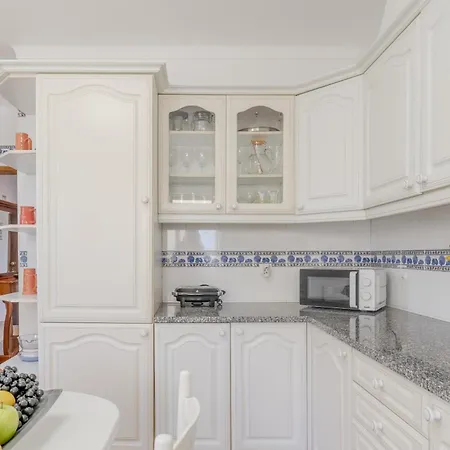 #416 Spacious Private Pool, Bbq & Parking *